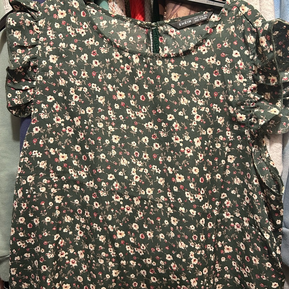 SHEIN Green Floral Ruffle Blouse